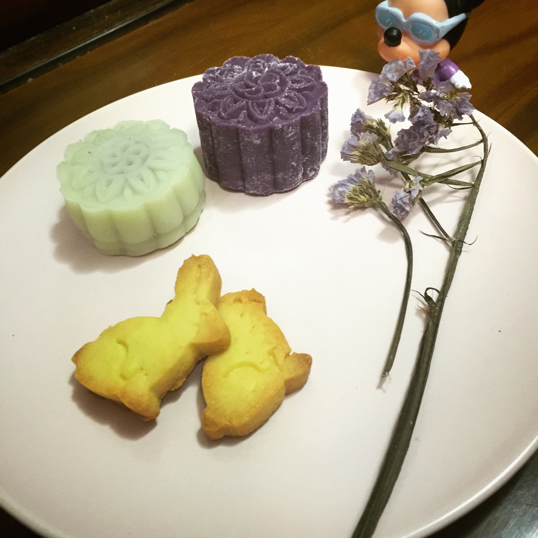 紫薯冰皮月饼