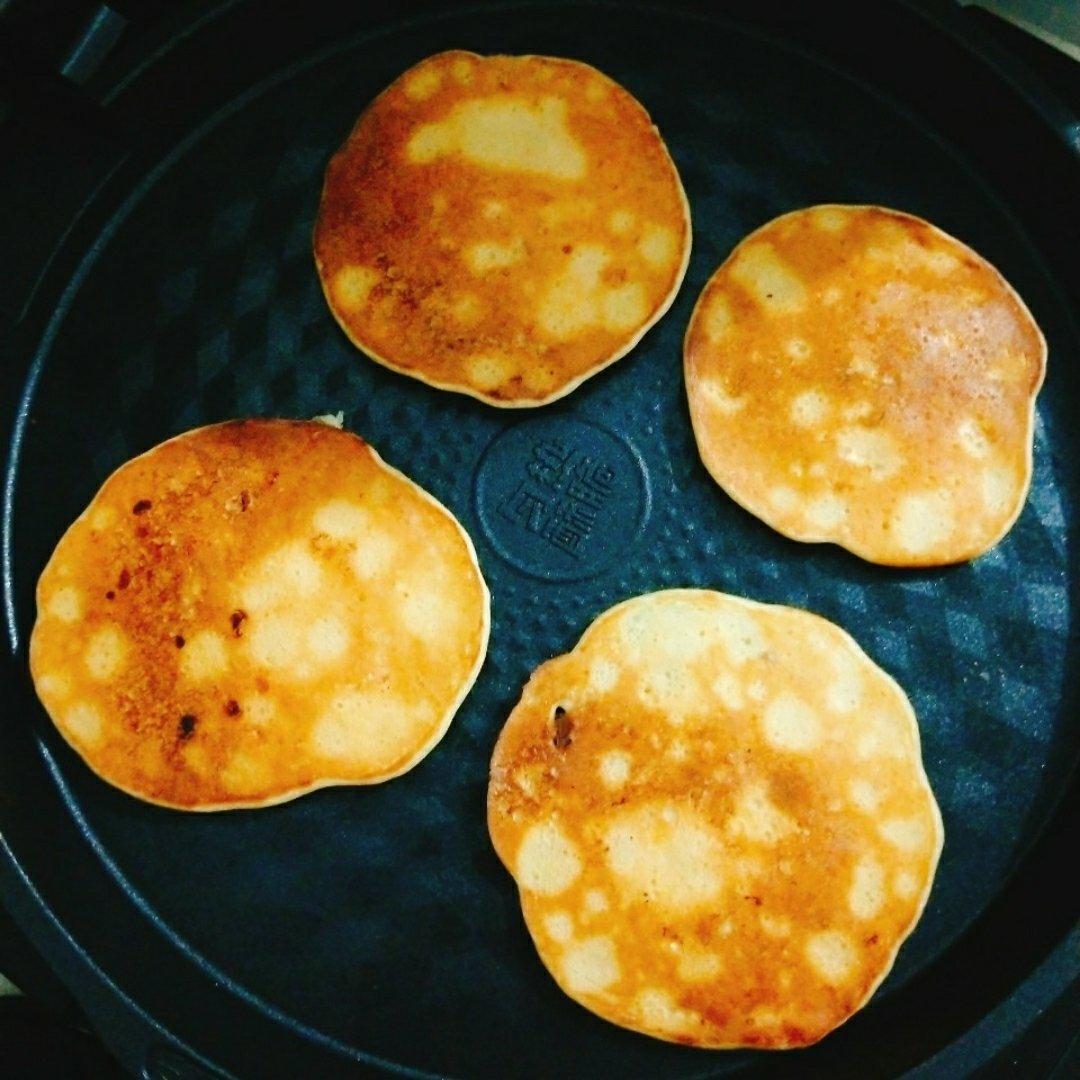 【减脂早餐】无油香蕉松饼（超简单）