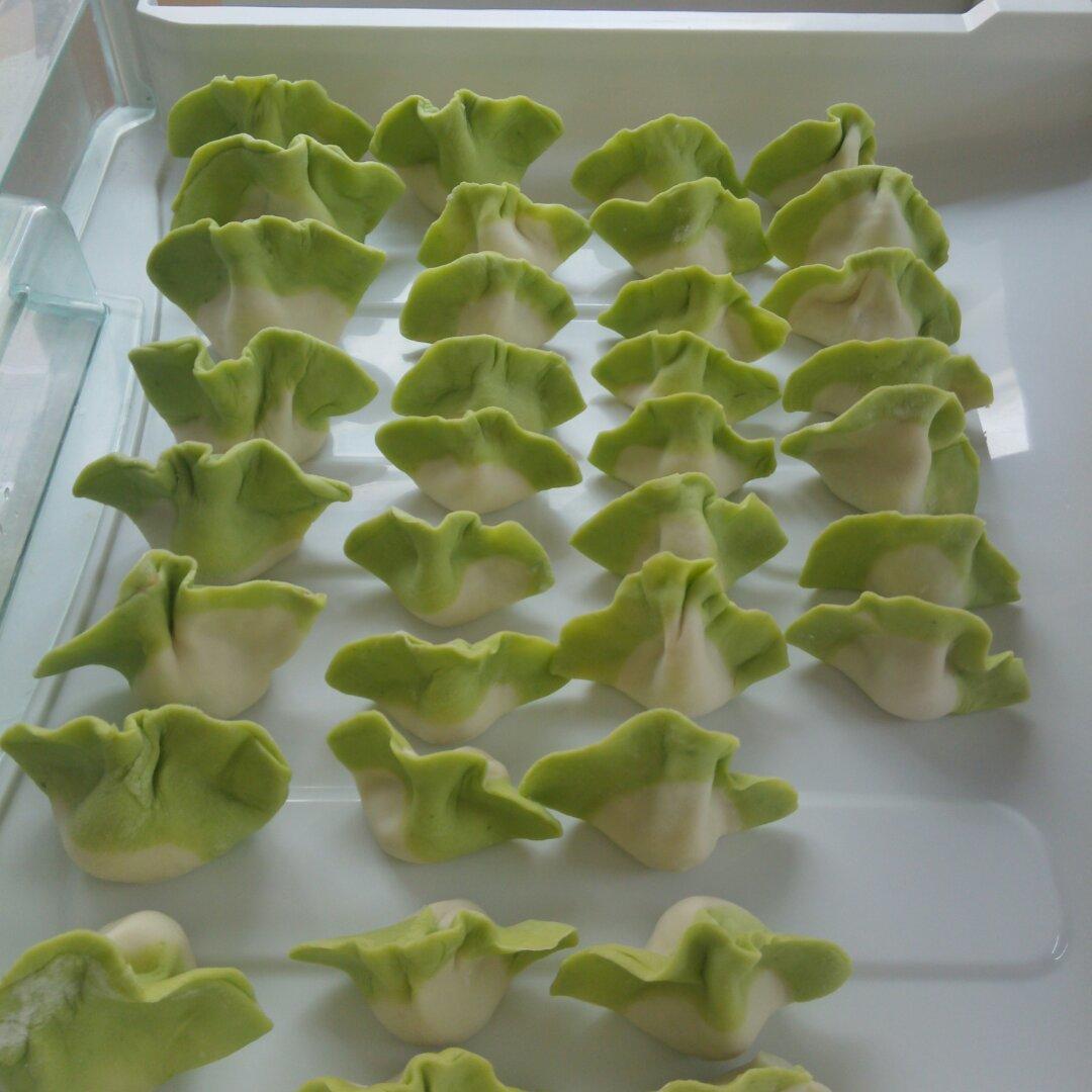 翡翠白玉白菜饺子详细版（附翡翠白玉白菜饺子包法，翡翠白玉饺子皮两种制法，面包机和面，翡翠白玉烧卖，各种馅料搭配）