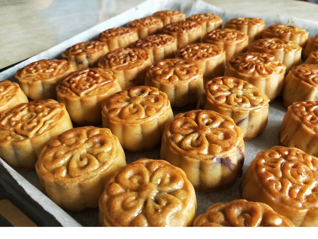 广式月饼——蛋黄莲蓉月饼