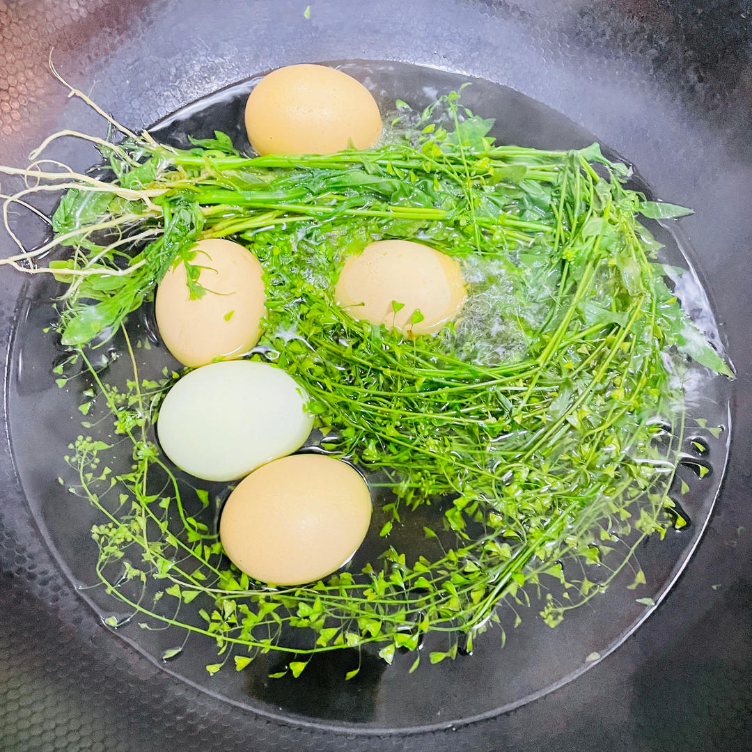 清明节特色:野荠菜煮鸡蛋