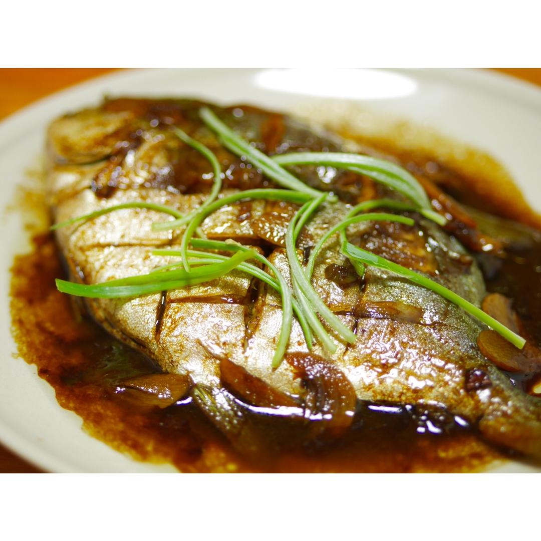 红烧金鲳鱼