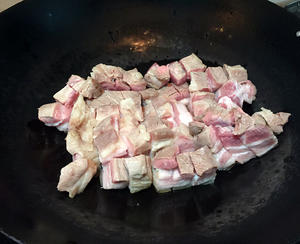老丁的私房菜-土豆红烧肉的做法 步骤5