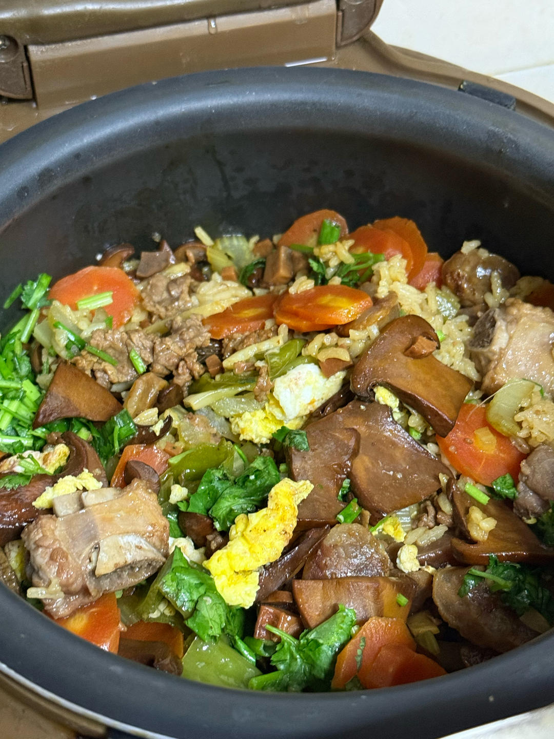 牛肝菌焖饭，好吃又方便懒人快手饭