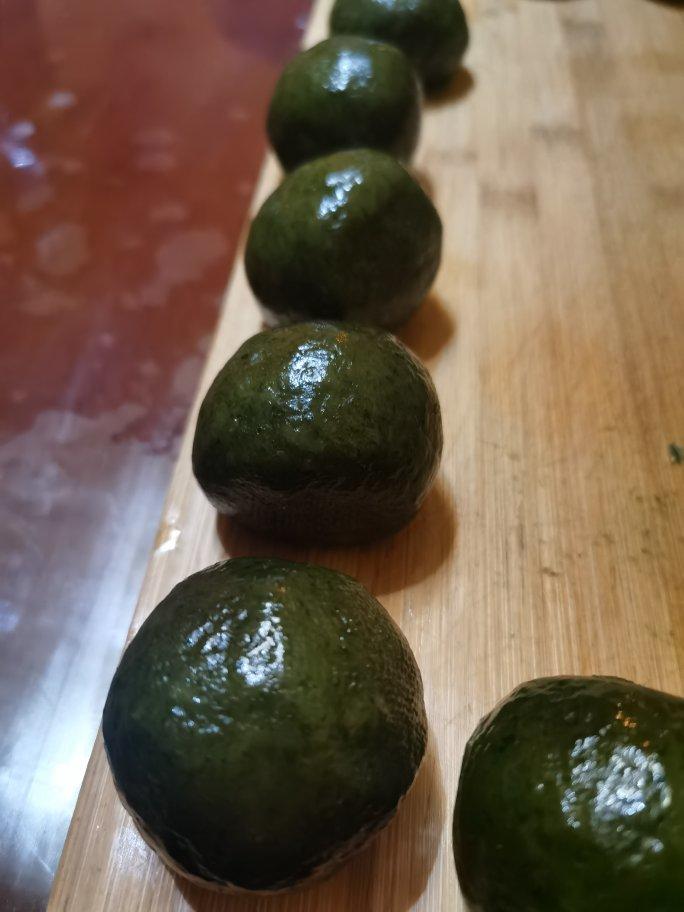 咸蛋黄肉松青团（艾糍）