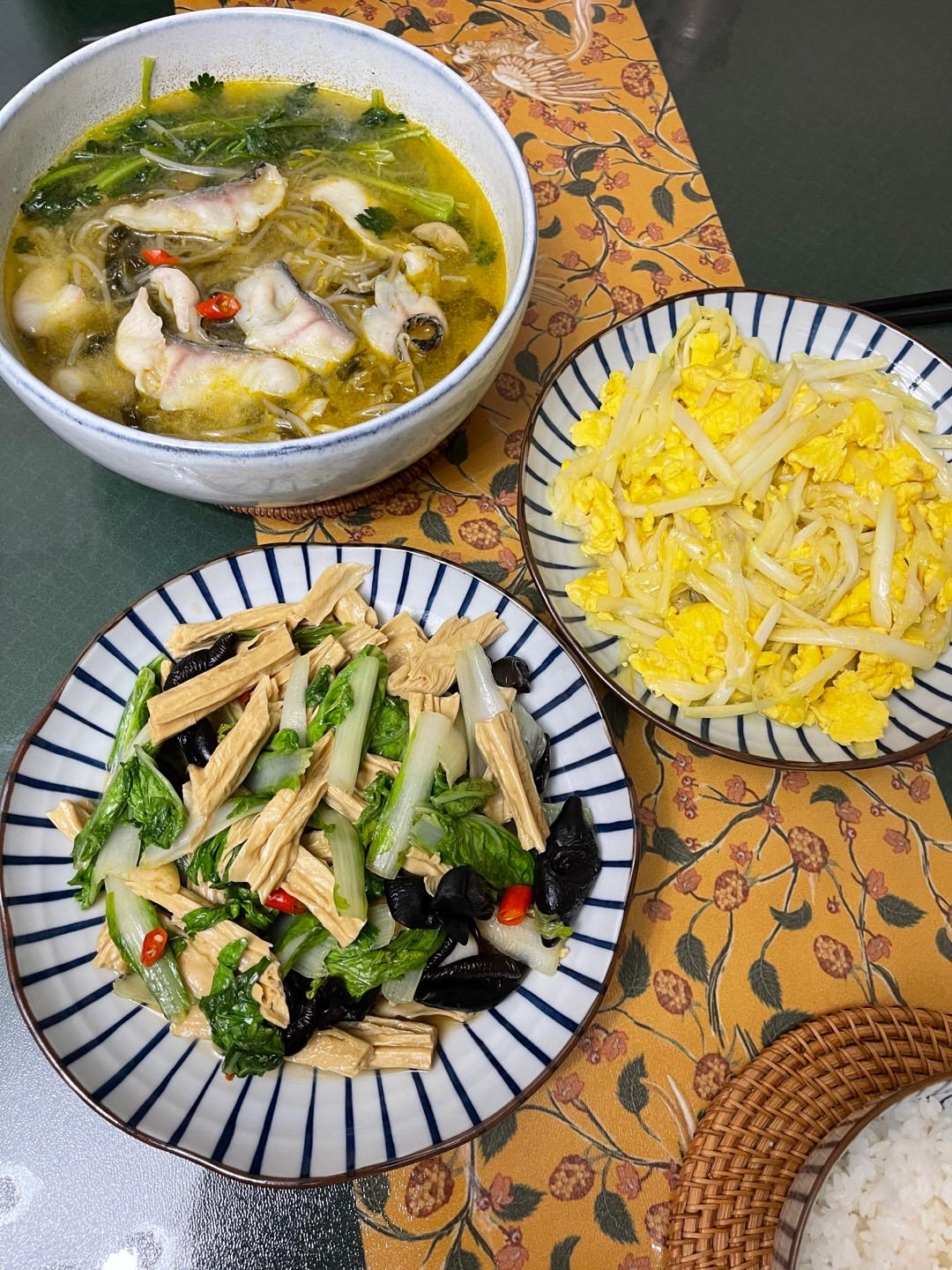杭白菜炒腐竹