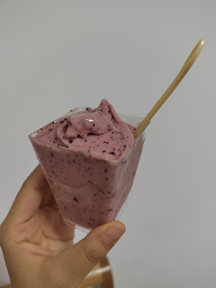 蓝莓雪芭冰淇淋的做法