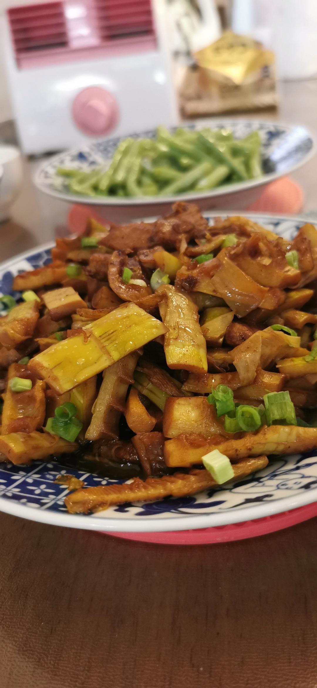 红烧肉油焖笋