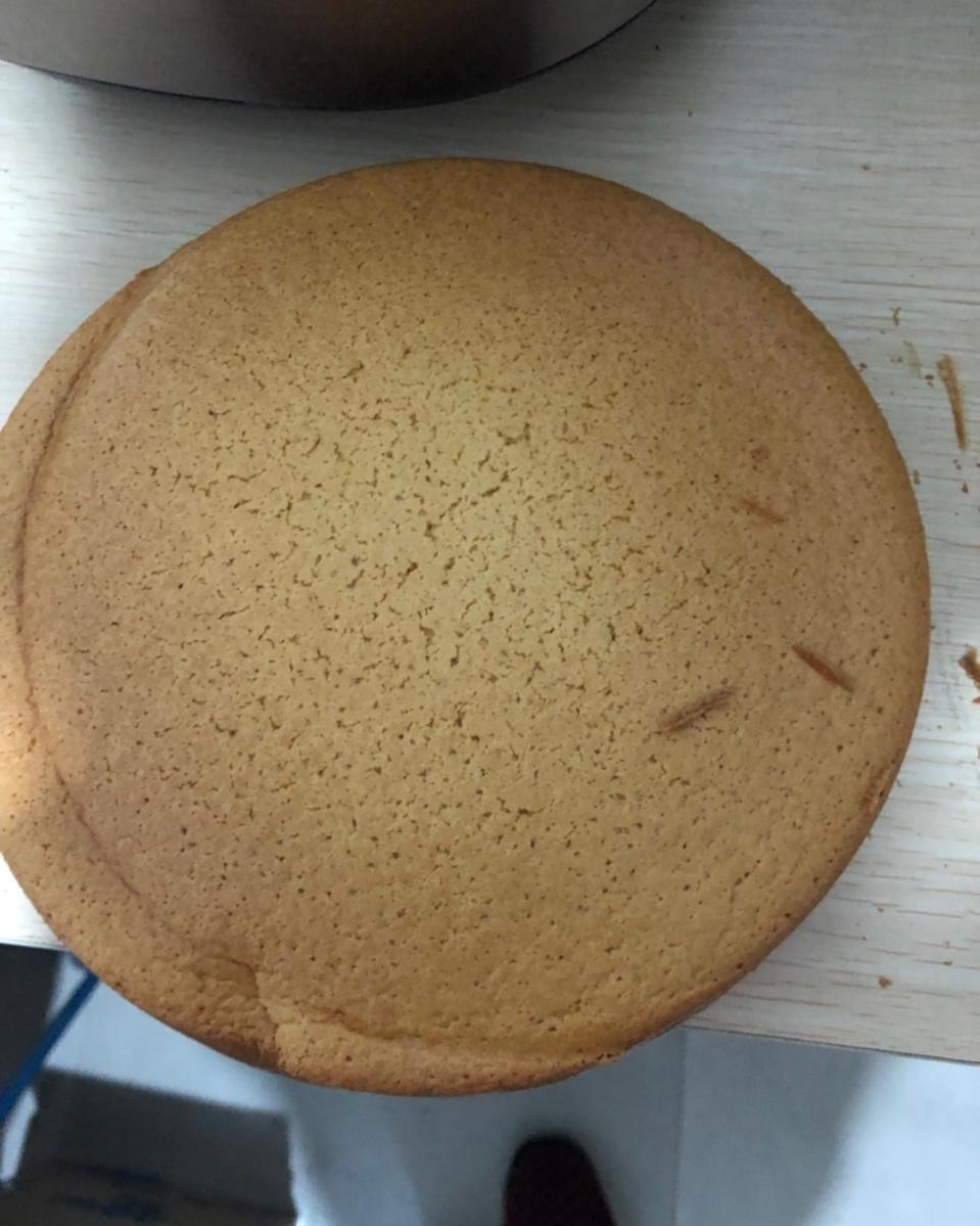 烤箱做蛋糕（戚风蛋糕的做法）