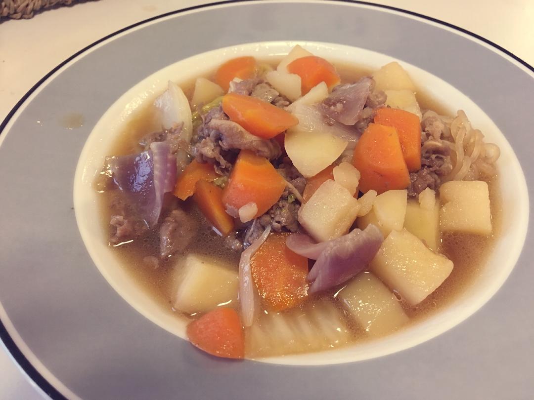 日式土豆炖牛肉（肉じゃが）