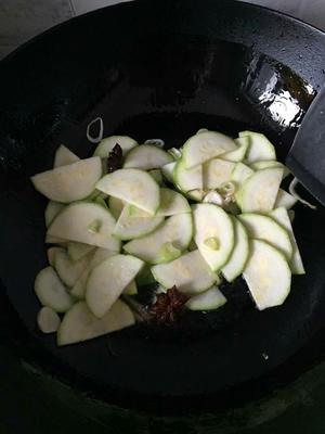 素炒葫芦瓜的做法 步骤5