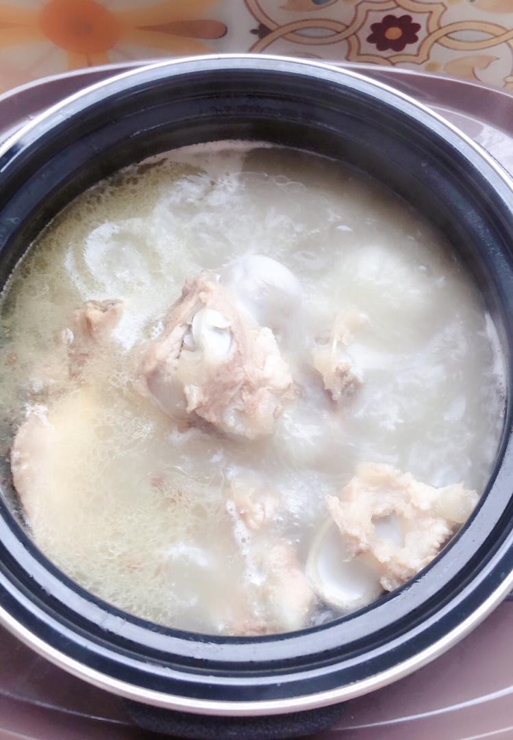 荔枝黎儿做的大骨浓汤