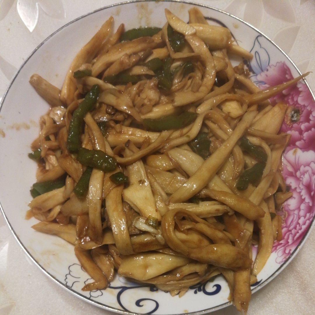 青椒素炒杏鲍菇