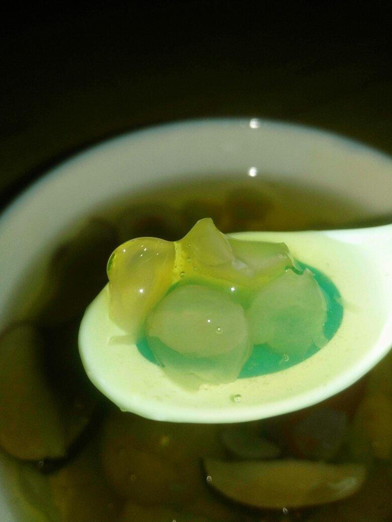 雪莲子银耳糖水