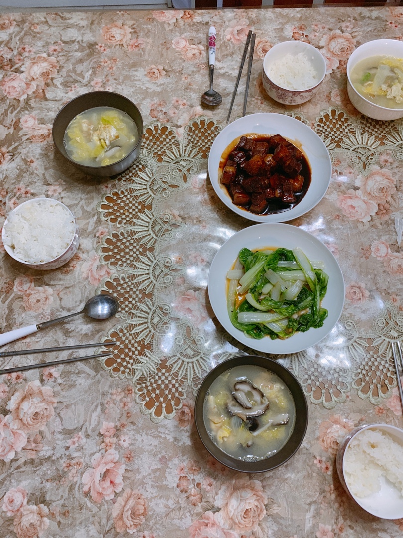 厨师长教你：“香菇白菜汤”的家常做法，简单易学营养美味
