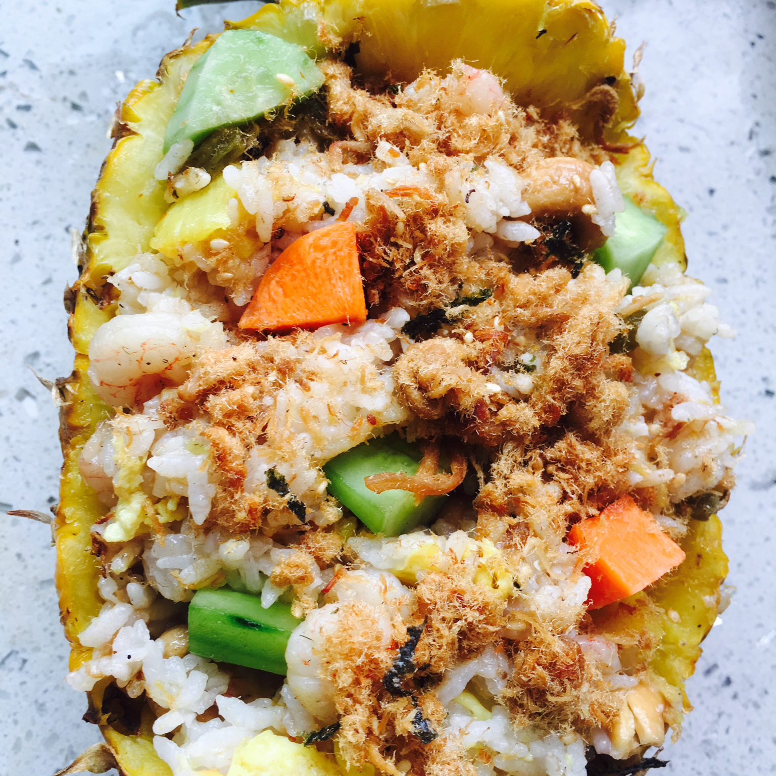 泰式海鲜菠萝饭