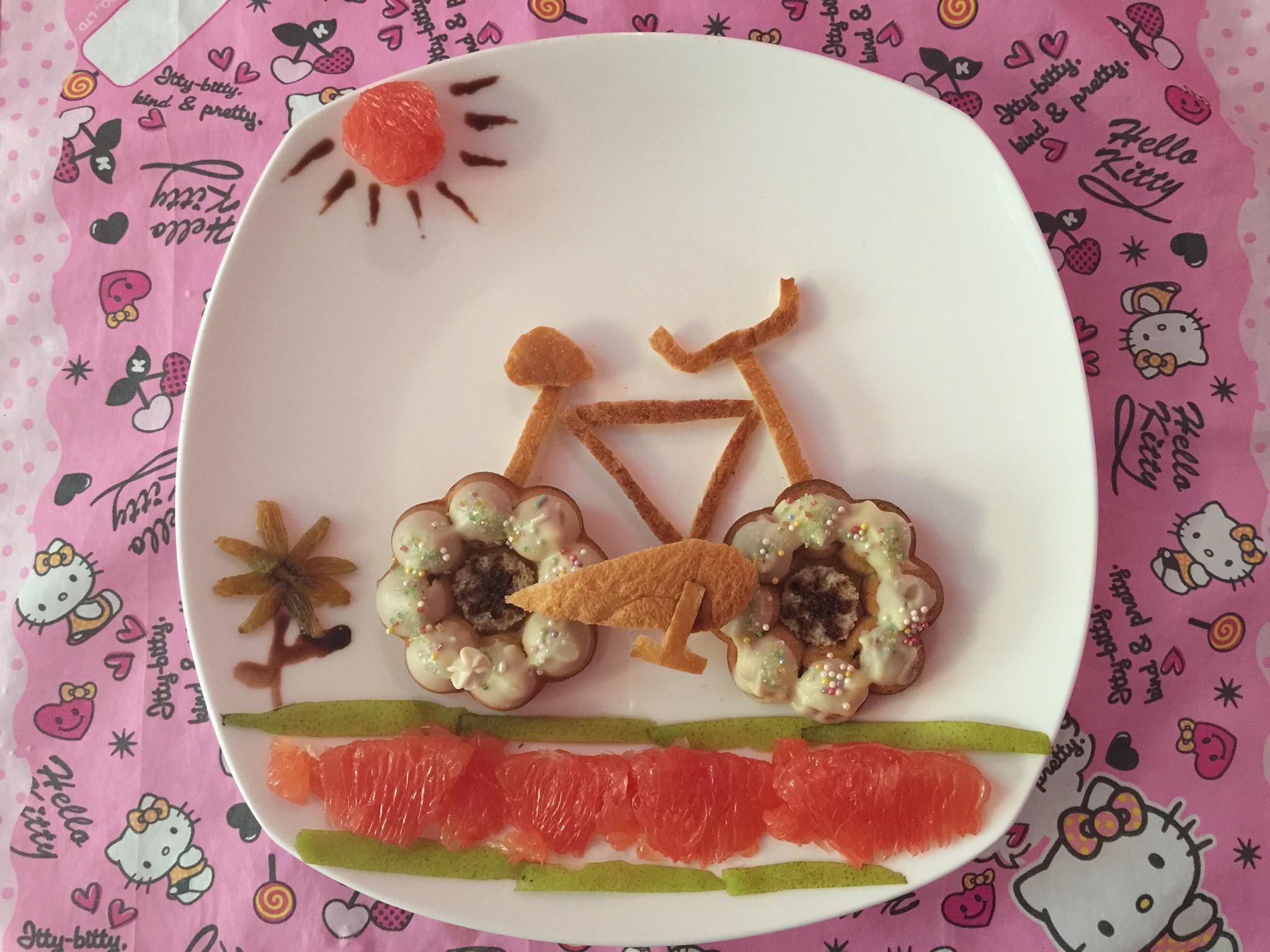 创意趣味儿童餐—阳光下的自行车（自制甜甜圈版）的做法