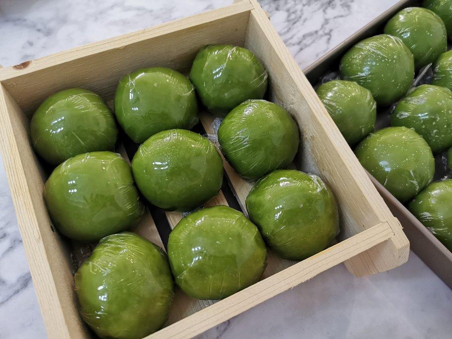 网红青团～～咸蛋黄肉松青团