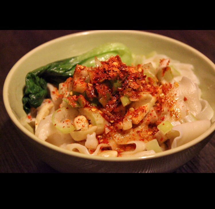 飞啊_做的油泼扯面