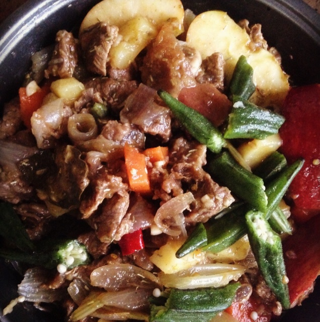 迷迭香蔬菜烤牛肉
