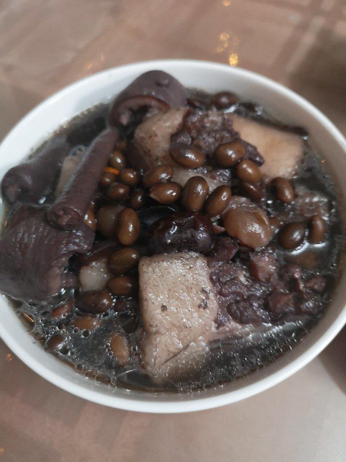 黑豆猪尾汤