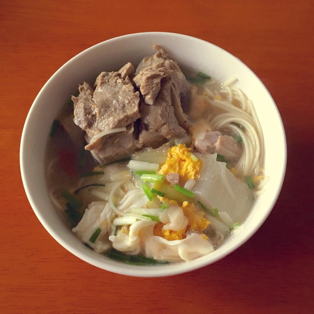 超简单排骨汤