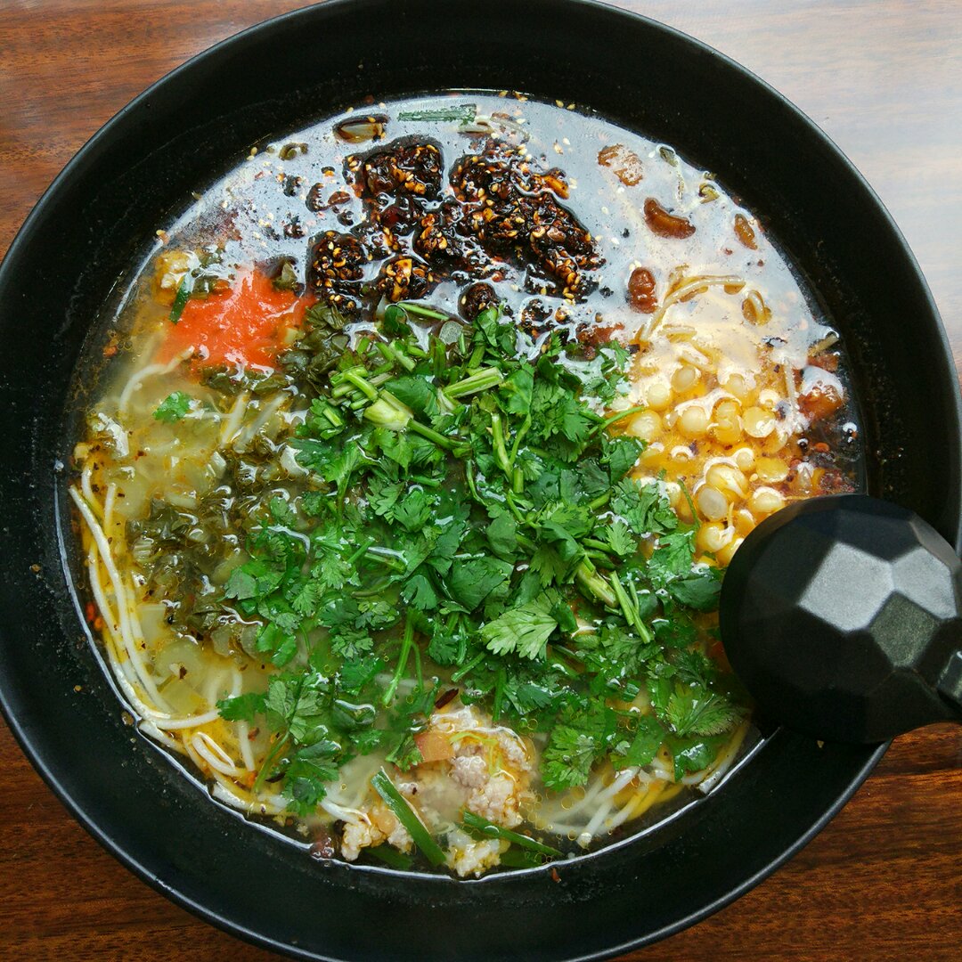 烟小花做的正宗云南小锅米线(参照老字号燕姨小吃)