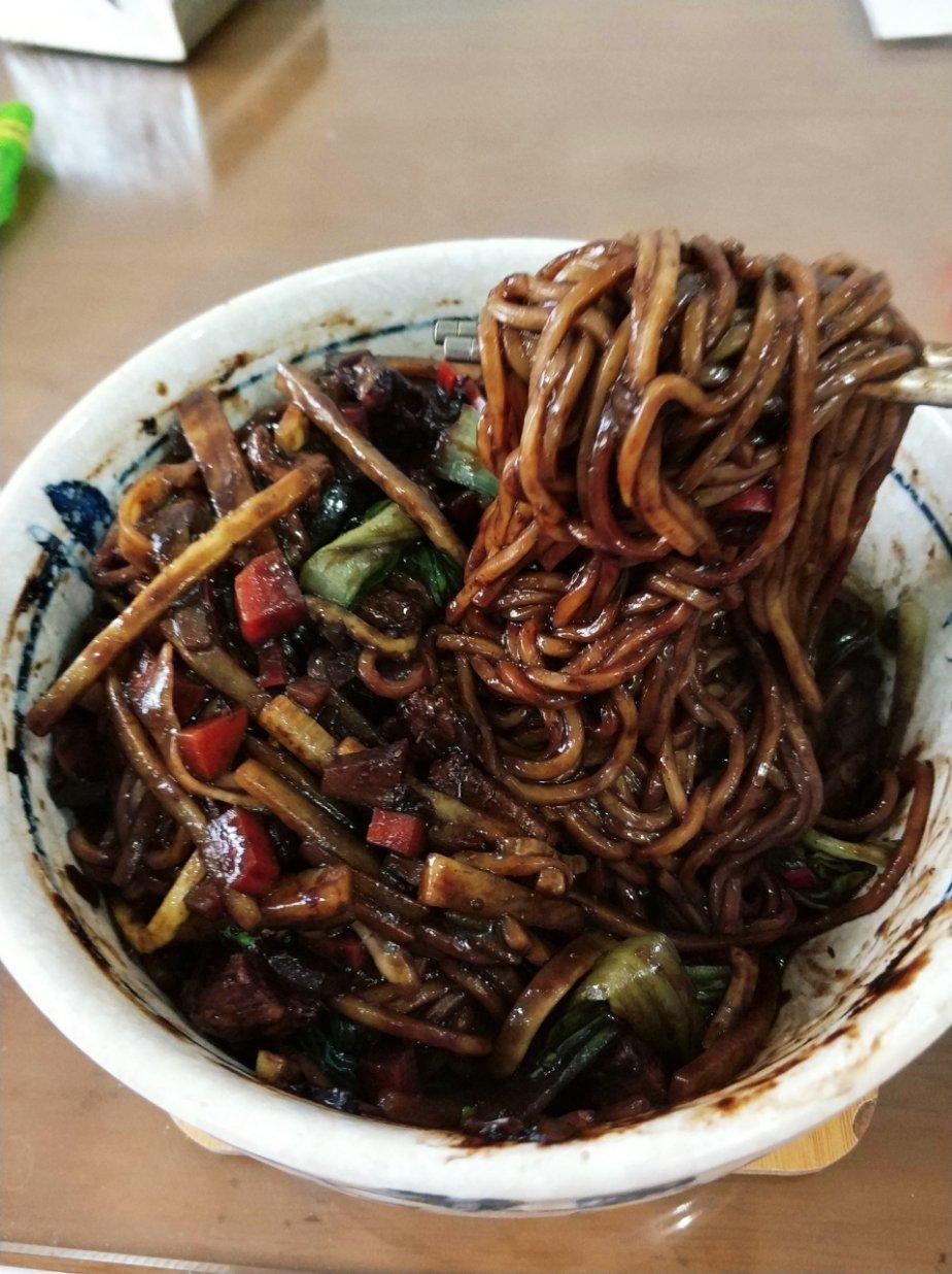 韩式炸酱面