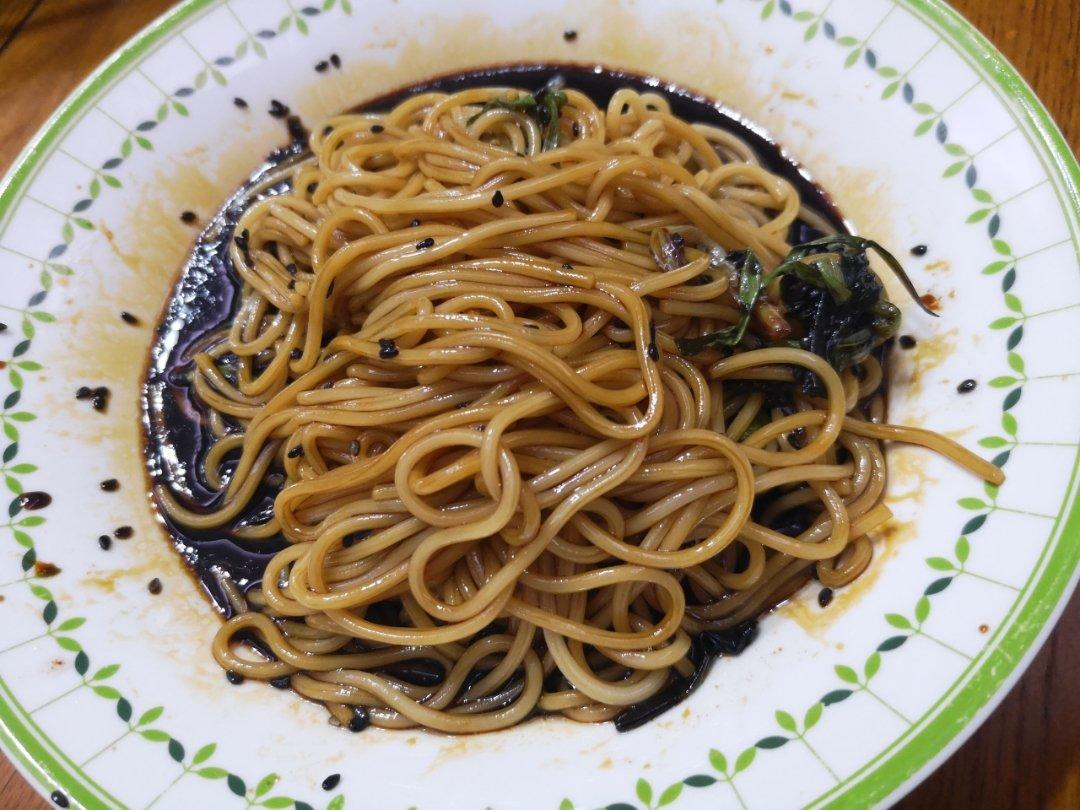 10分钟搞定的一碗葱油拌面