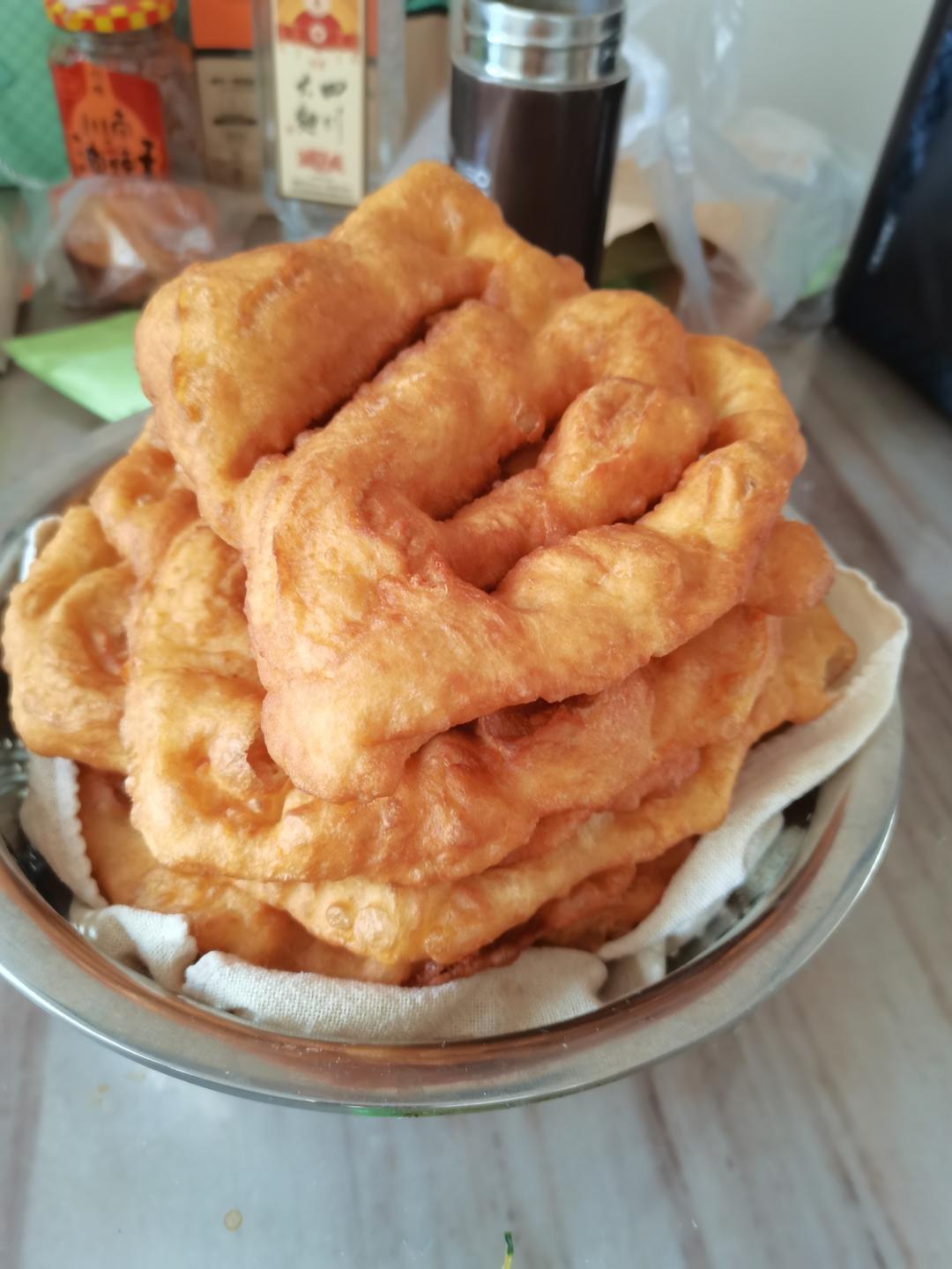 炸油饼超详细做法 做法家常 松软不油腻 附细节视频详解