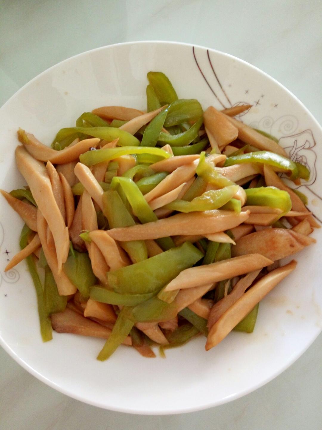 青椒素炒杏鲍菇