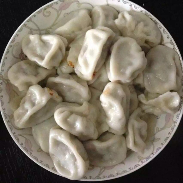 rlxia08做的牛肉白菜馅儿饺子