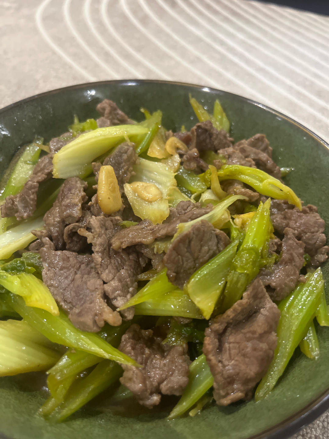 超下饭的芹菜炒牛肉