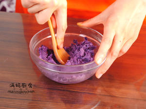 蛋黄紫薯卷的做法 步骤1