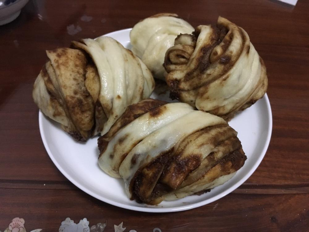 料特足的麻酱花卷，松软香甜可好吃啦！