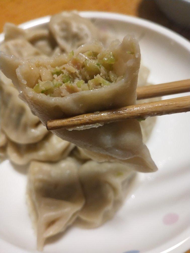 梅花花仙子做的素馅也能吃出美味来好一盘素馅饺子白菜豆腐馅
