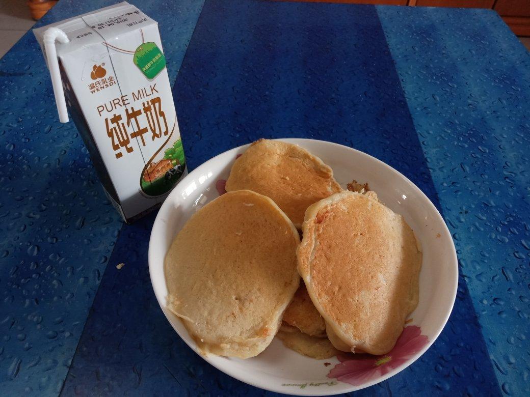 【减脂早餐】无油香蕉松饼（超简单）