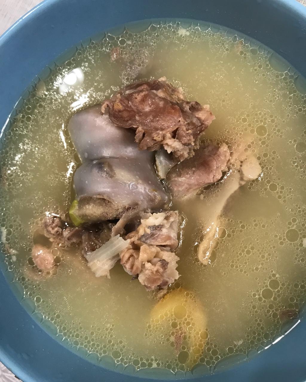 棒骨萝卜汤
