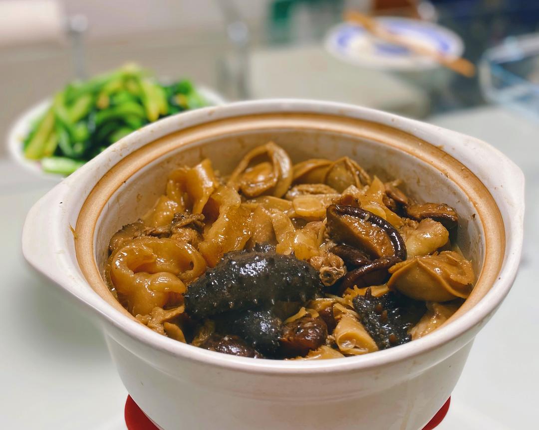 鲍鱼花胶海参焖鸡