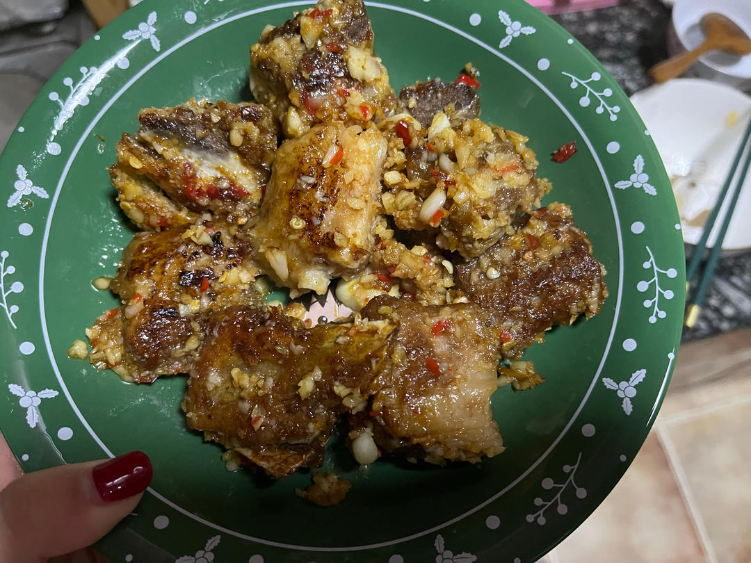 金牌蒜香排骨