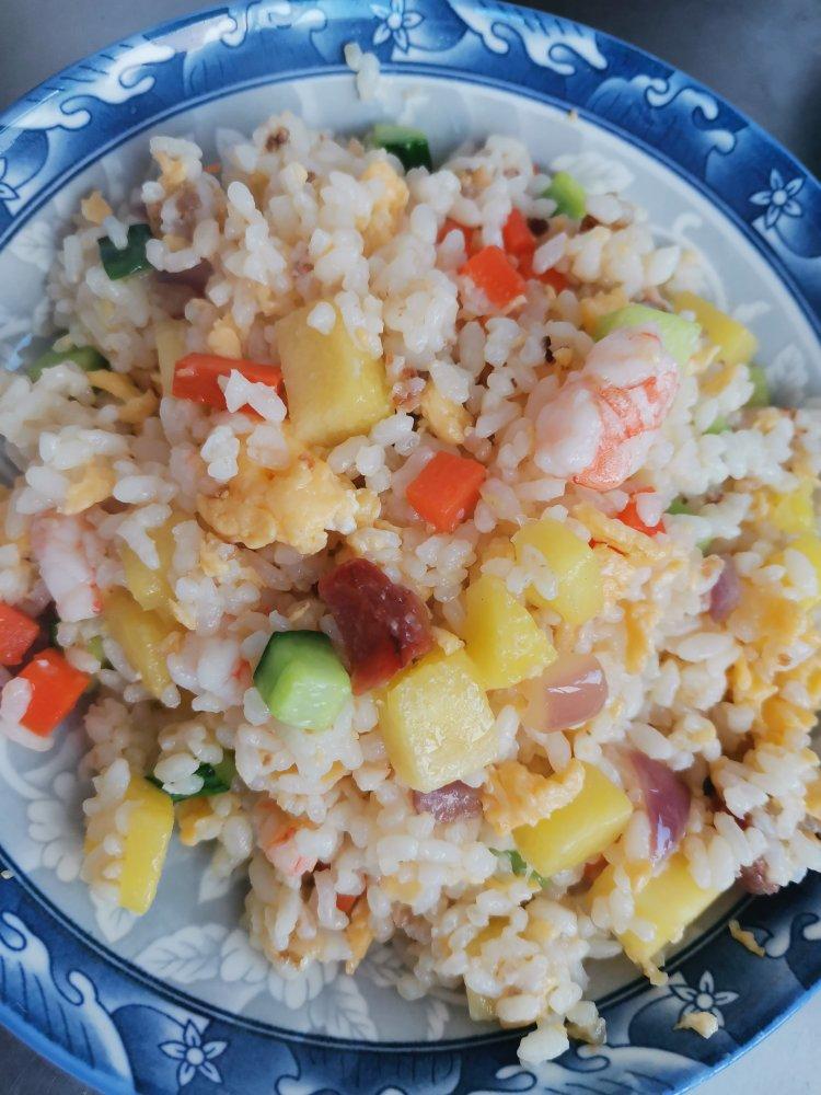 虾仁菠萝炒饭