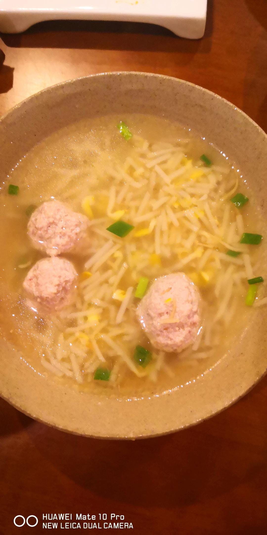 豆芽丸子汤