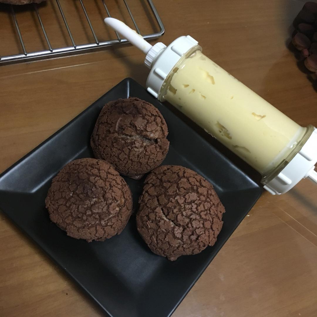 巧克力酥皮泡芙
