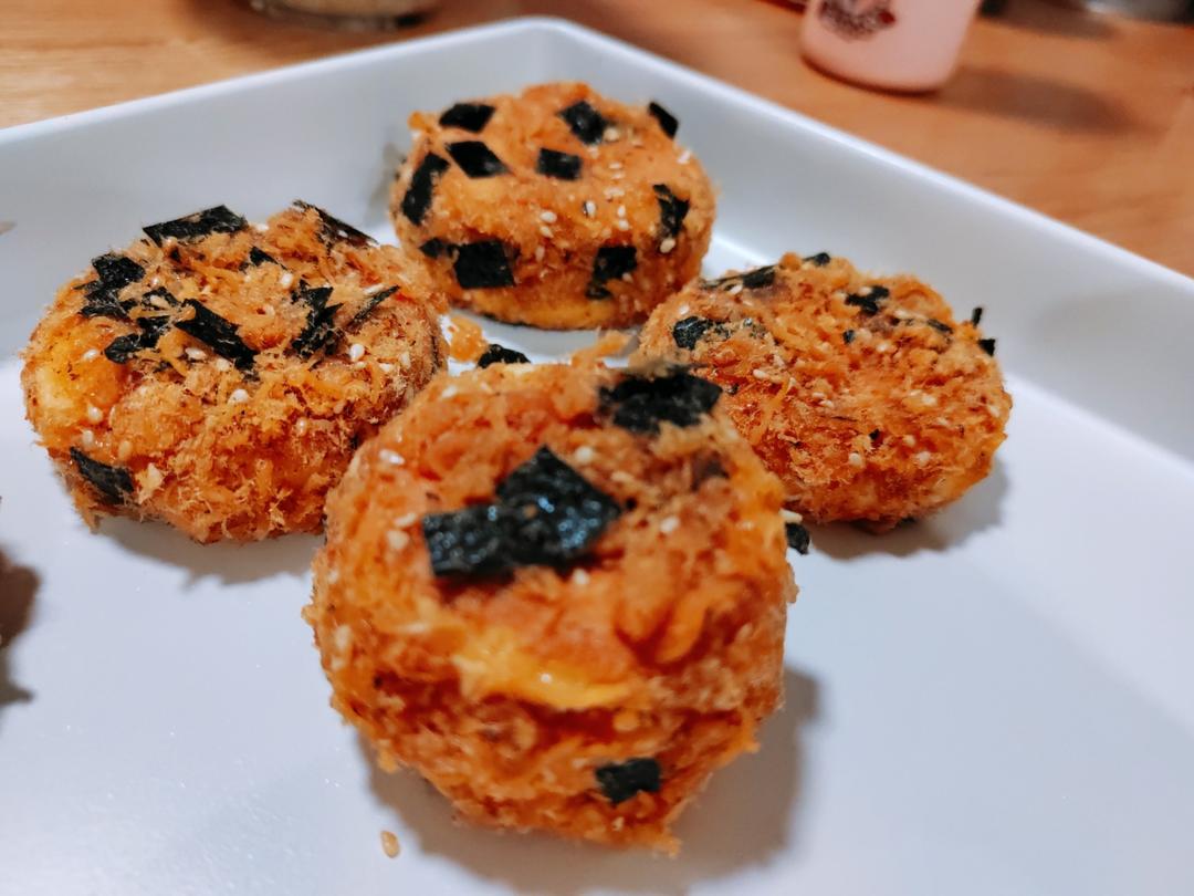 朋友都说比鲍师傅好吃的海苔肉松小贝