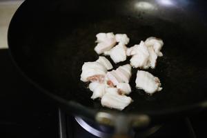 竹笋炒肉zui嫩的炒肉做法的做法 步骤6
