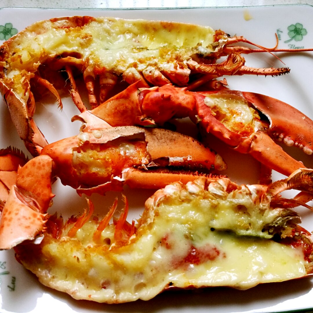 蒜蓉芝士焗波士顿龙虾