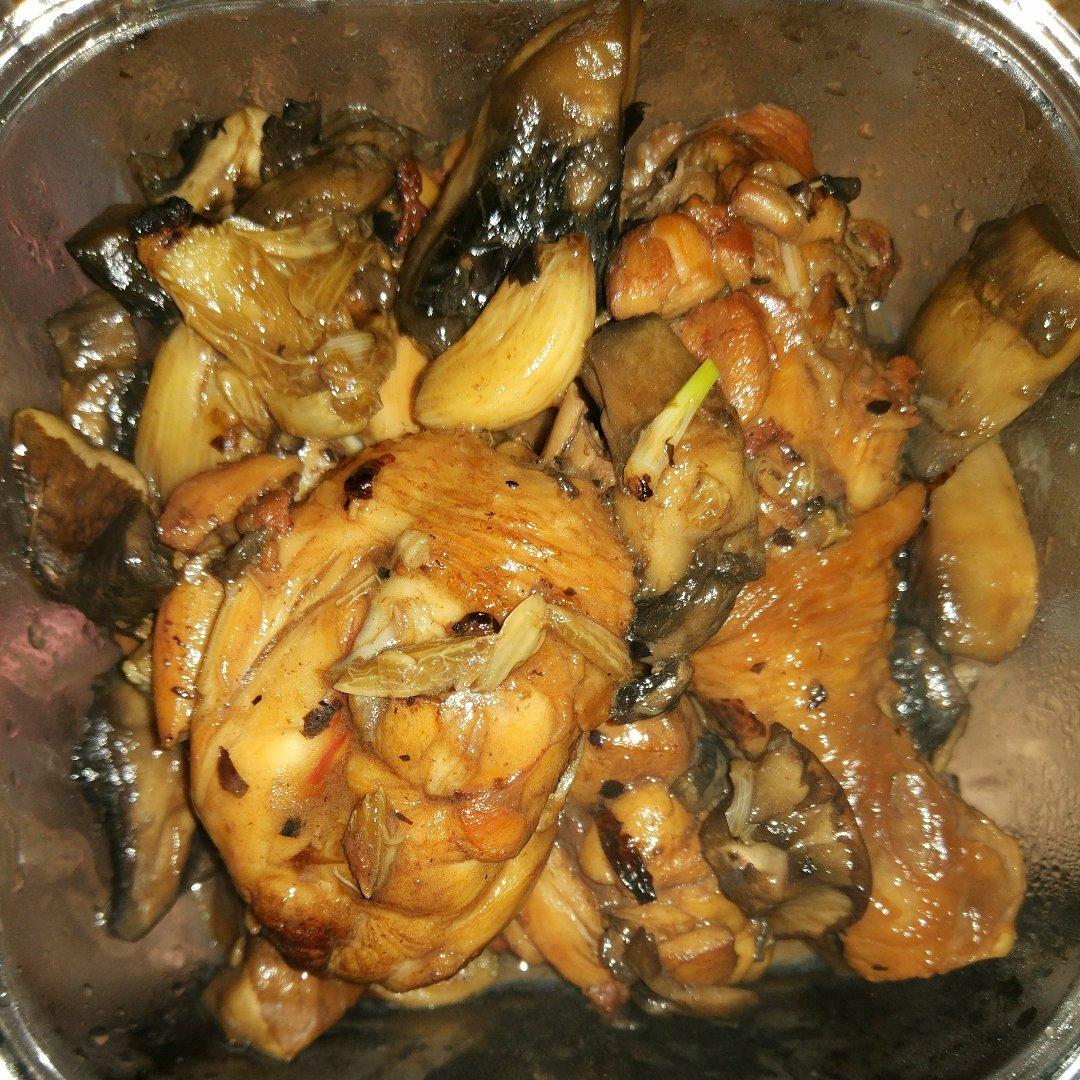 家常蘑菇炖鸡腿
