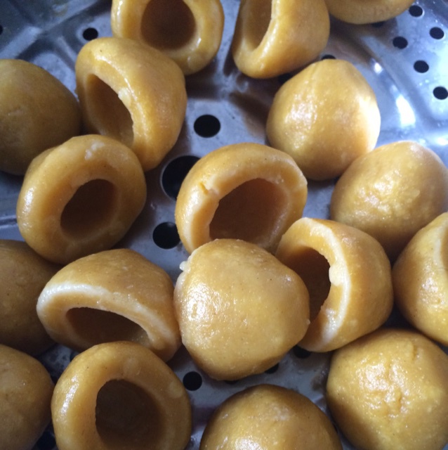 素裹做的奶香糯米窝窝头