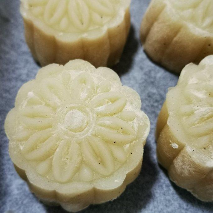 好吃到哭的冰皮月饼（细腻绿豆沙/榴莲）