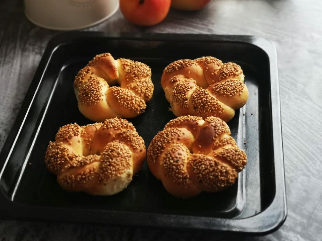 每一口都有惊喜的葡萄干面包圈